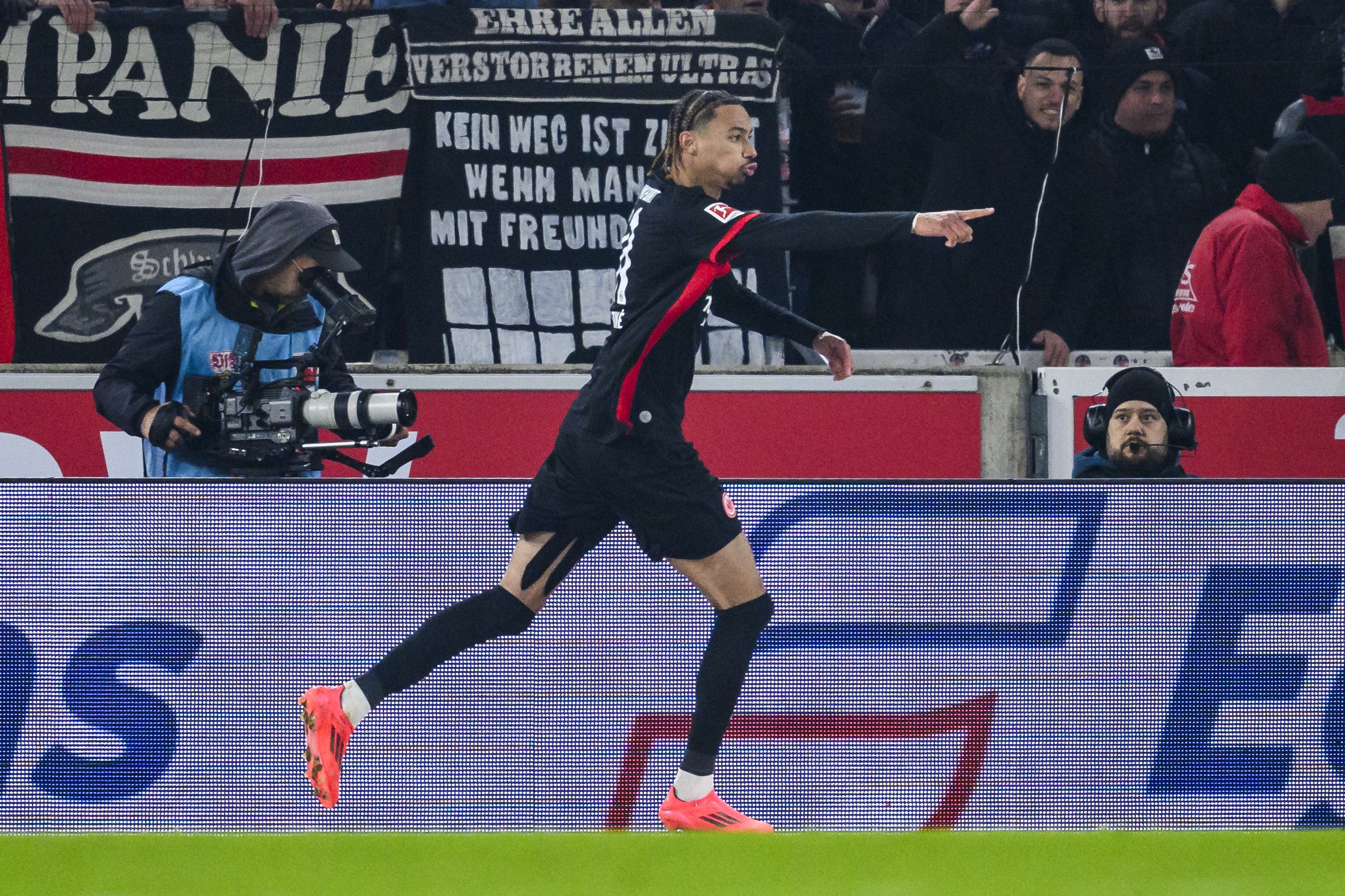 鏡報(bào)：藍(lán)軍與法鷹就埃基蒂克進(jìn)行初步討論 藍(lán)軍不愿滿足1億歐要價(jià)