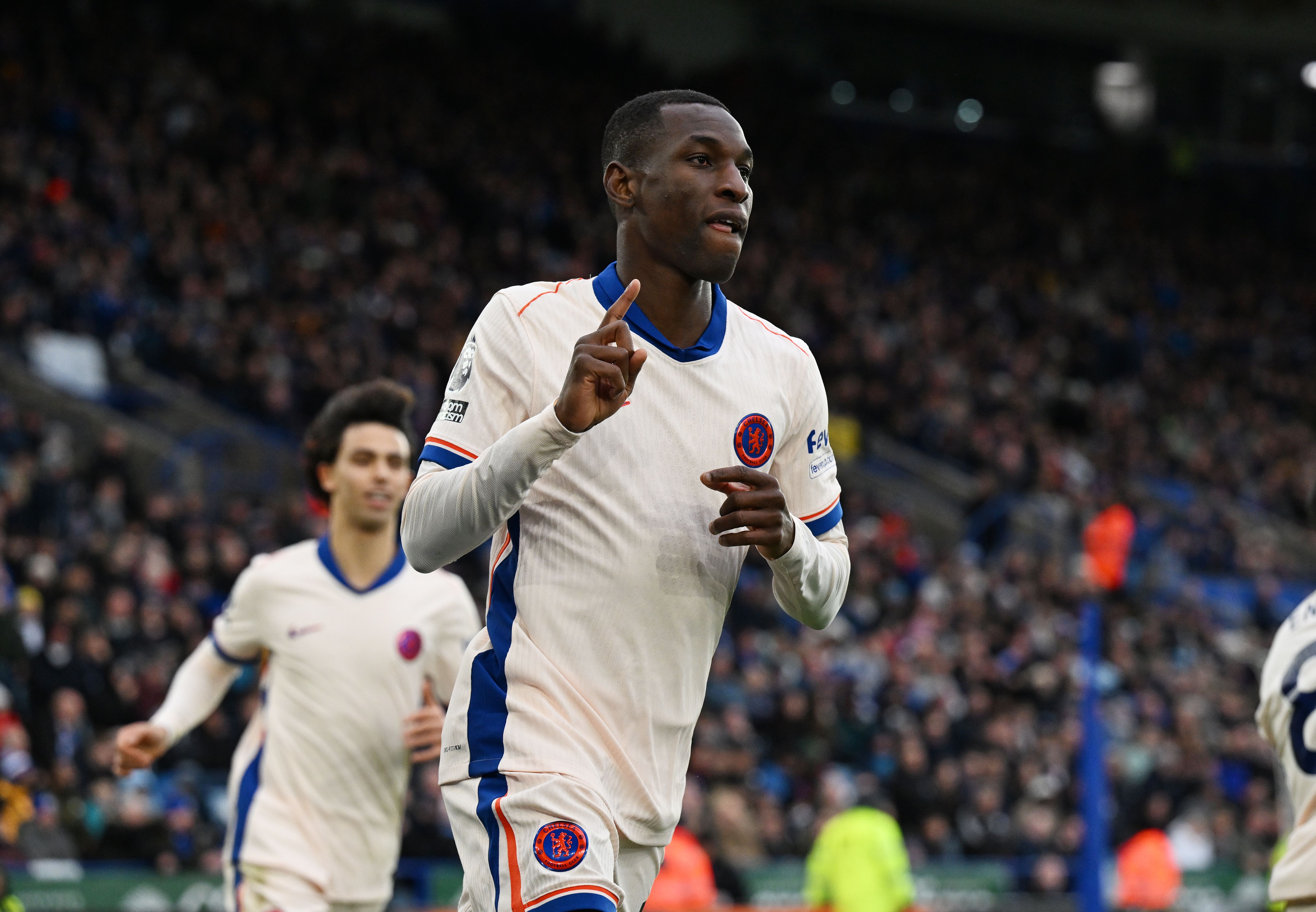 記者：切爾西愿放杰克遜離隊(duì)&估價(jià)7000萬(wàn)歐，曼聯(lián)、維拉等隊(duì)有意