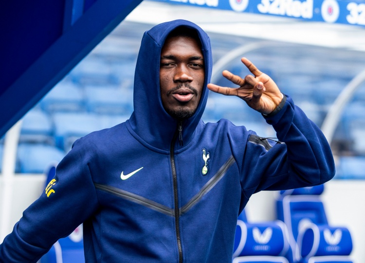 記者：吉達國民優(yōu)先補強中場，內部討論了比蘇馬、恩迪迪等人選