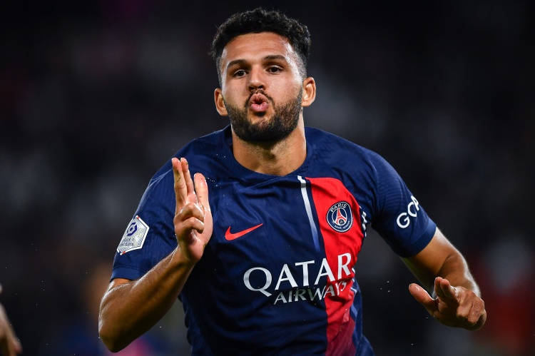 記者：米蘭嘗試簽下貢薩洛-拉莫斯，但巴黎的要價對他們太高