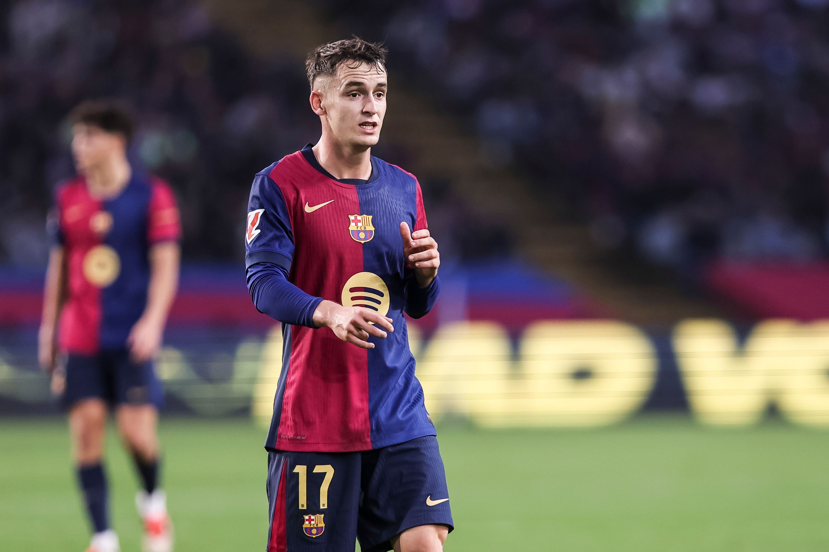 西媒：卡薩多無(wú)意離開巴薩，他對(duì)新賽季充滿了期待