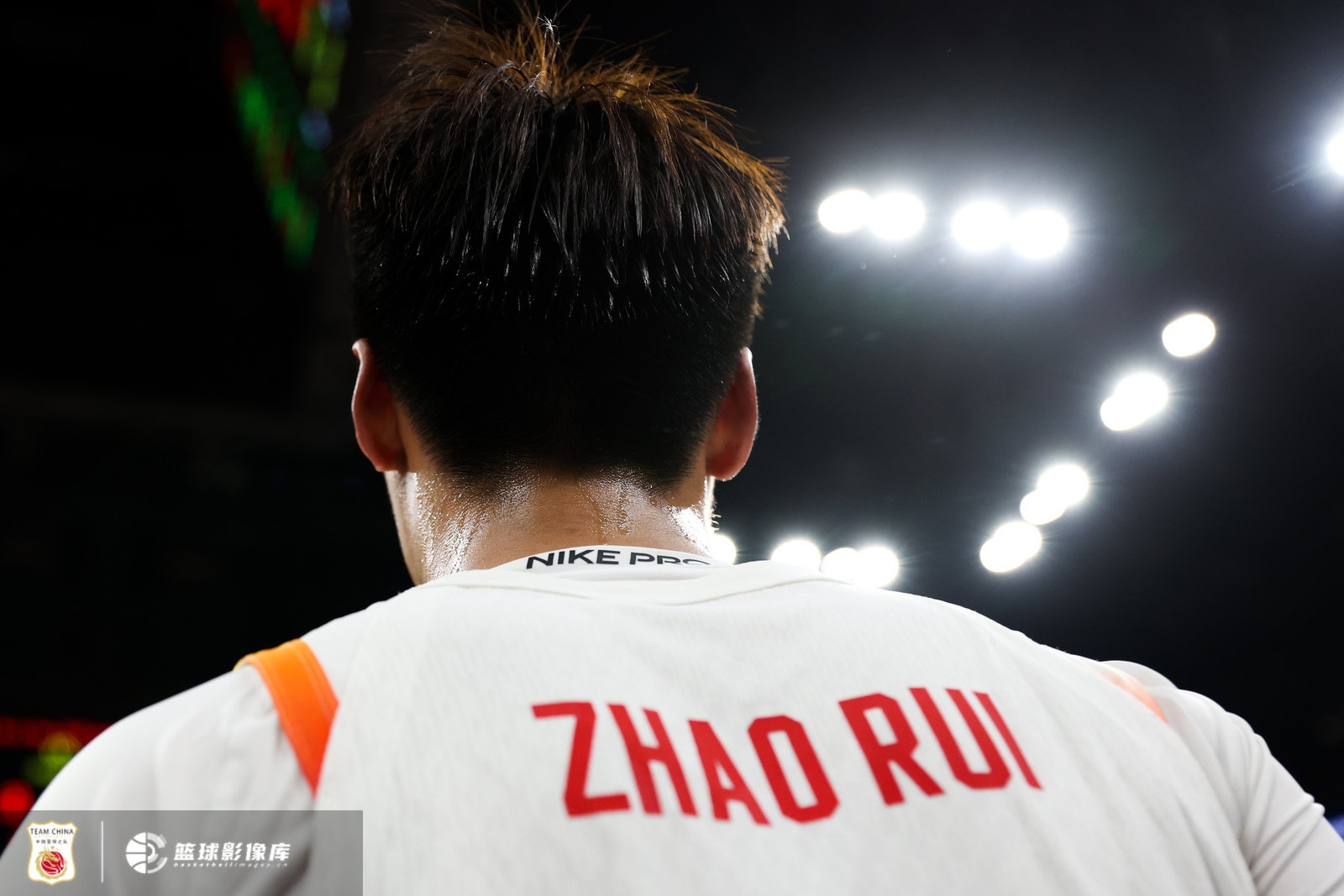 形勢(shì)大好！三節(jié)打完中國(guó)男籃手握15分領(lǐng)先 陣中5人得分上雙