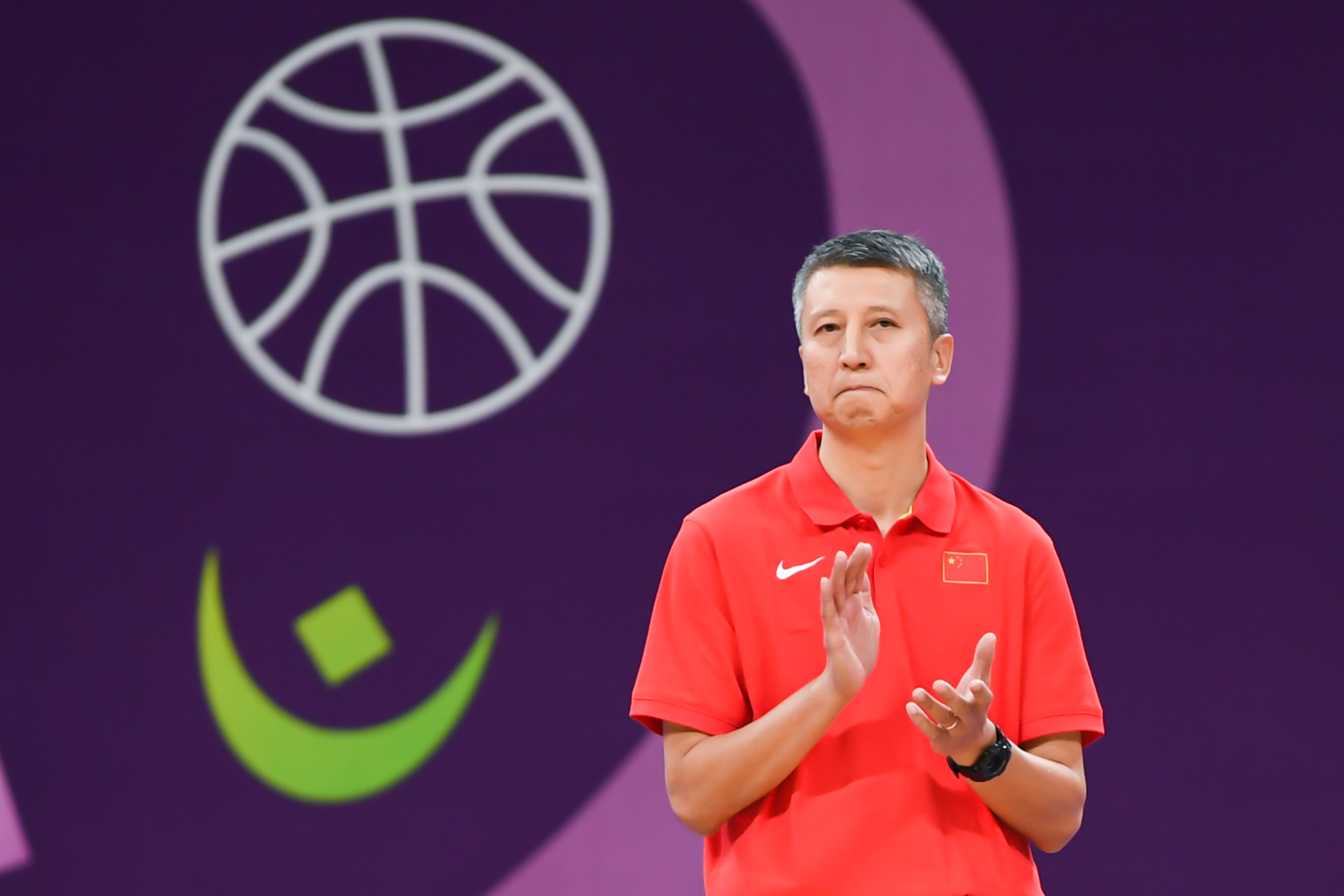 揚(yáng)子晚報：小組賽三連勝鎖定八強(qiáng) 中國男籃完成亞洲杯階段性目標(biāo)