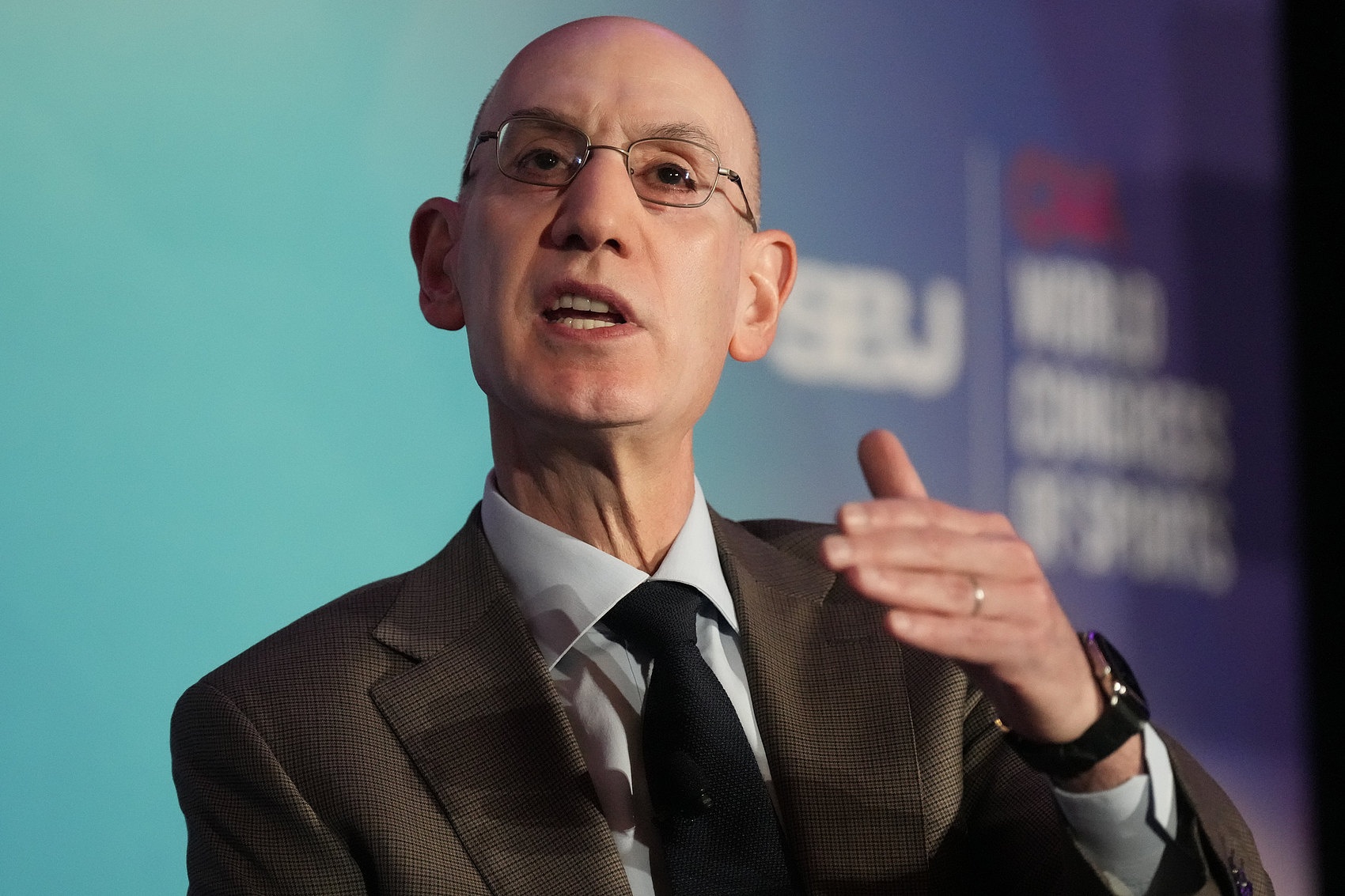 扎堆出售！拓記：綠軍出售今日獲批 湖人還沒批 開拓者要等到明年