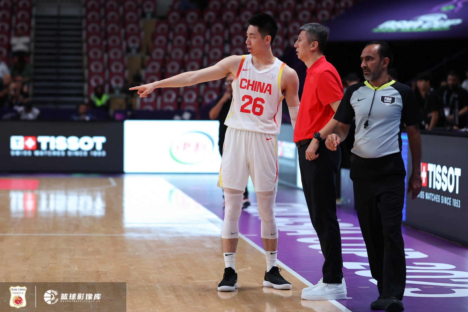 楊毅：中國(guó)男籃今天防得太棒了 讓新西蘭快準(zhǔn)的特點(diǎn)打不出來