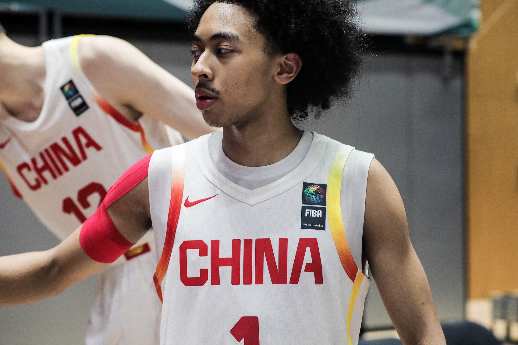 成庫(kù)里品牌簽約首位中國(guó)球員！朱正:當(dāng)然求之不得 庫(kù)里是我的偶像