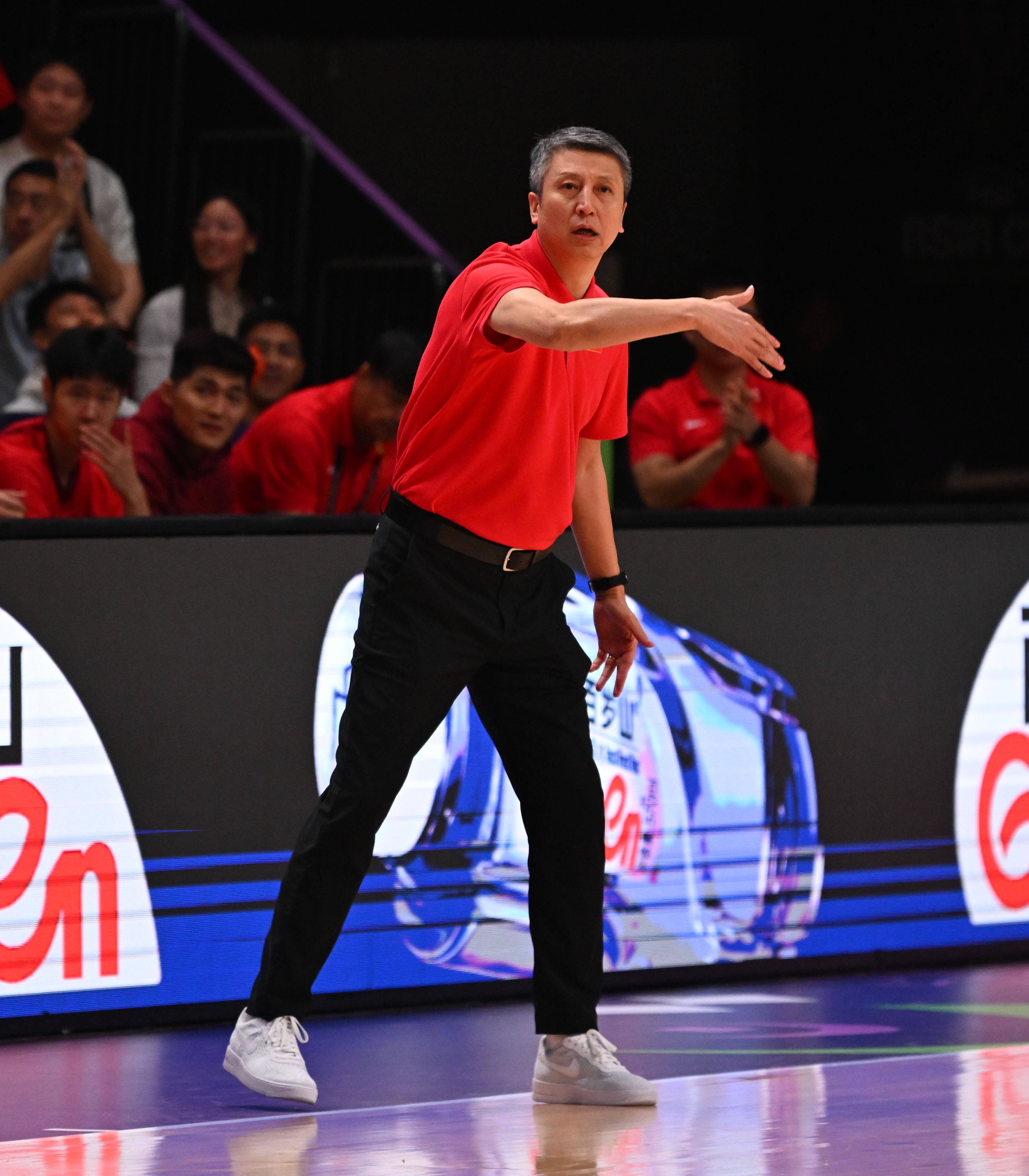 籃協(xié)主席：郭導(dǎo)半決前要球隊拼 帶隊里日夜奮戰(zhàn)的剪輯師去看決賽