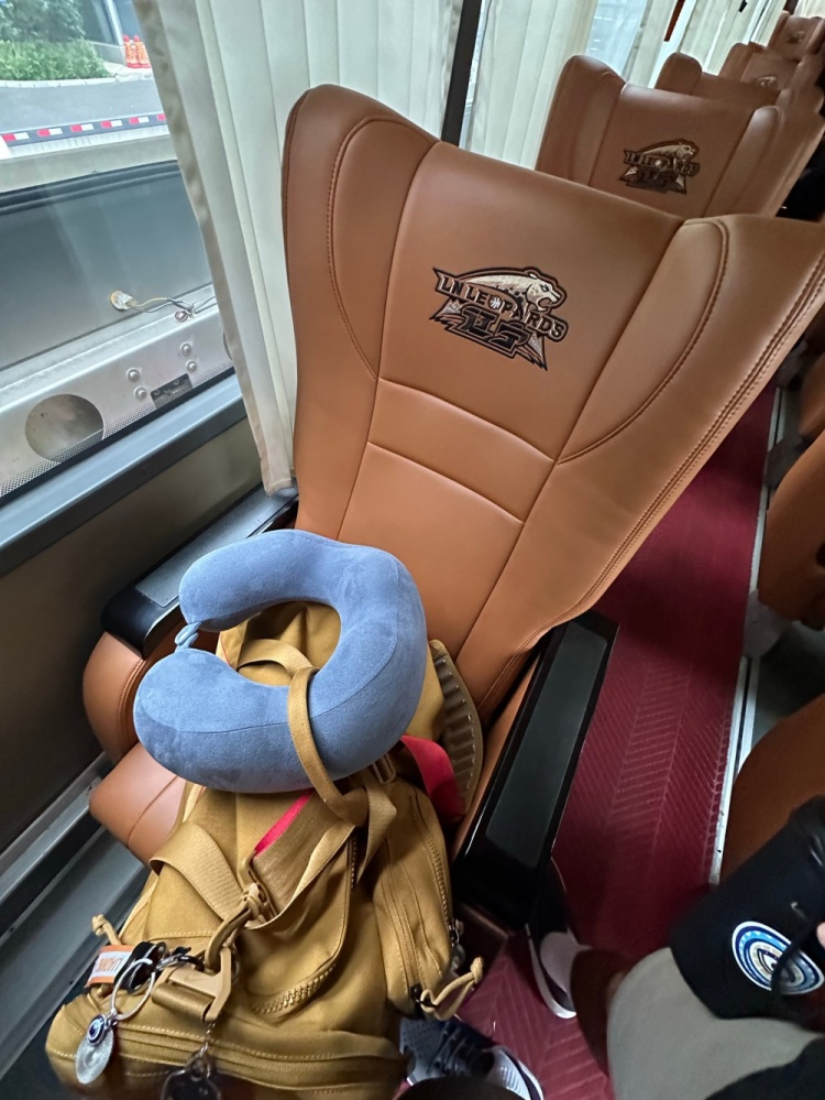 結(jié)束假期重新歸隊(duì)！遼籃訓(xùn)練師華萊士回到中國(guó)并發(fā)博曬照