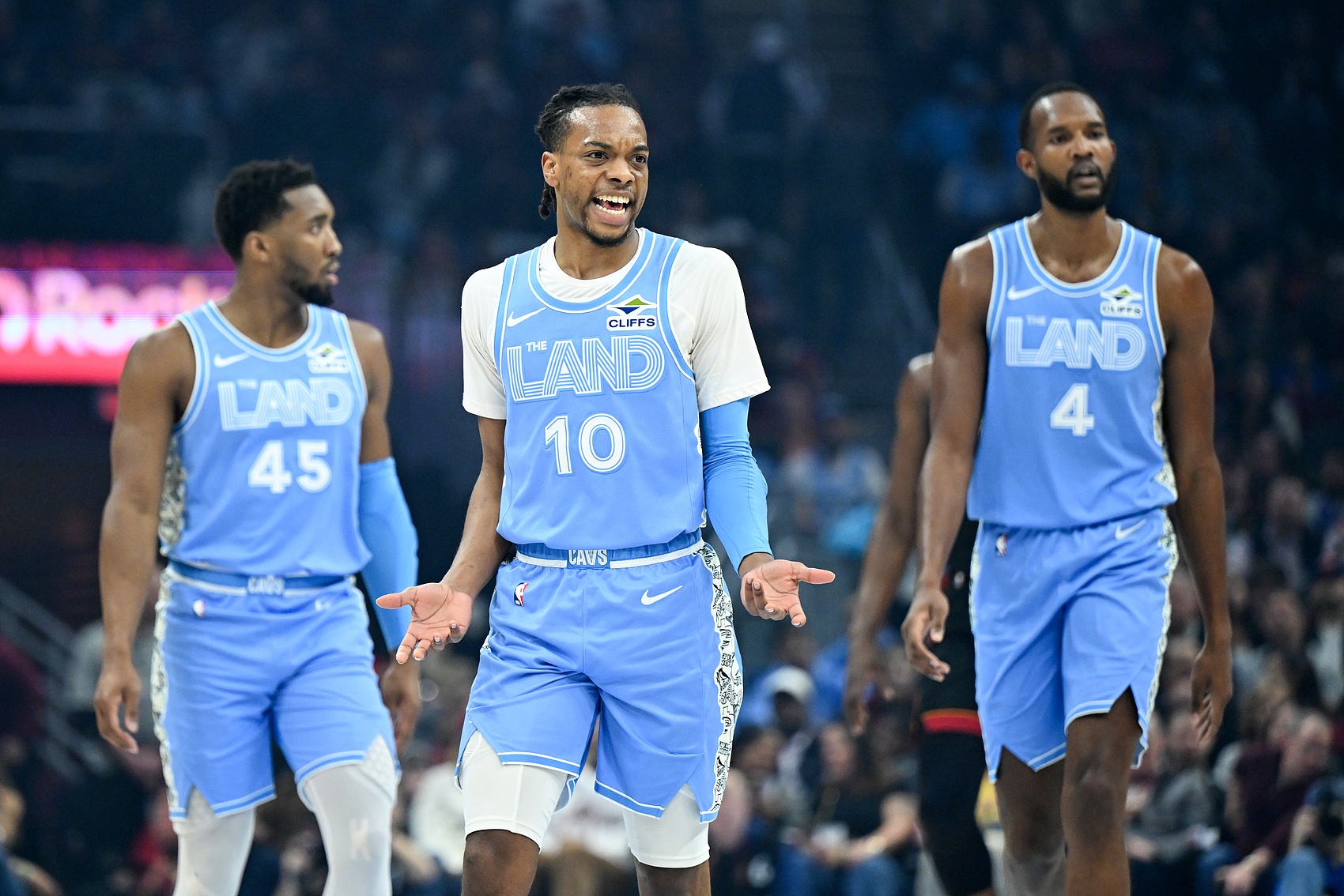 逆天！騎士還有2個空缺名額 但奢侈稅已達1.49億美元