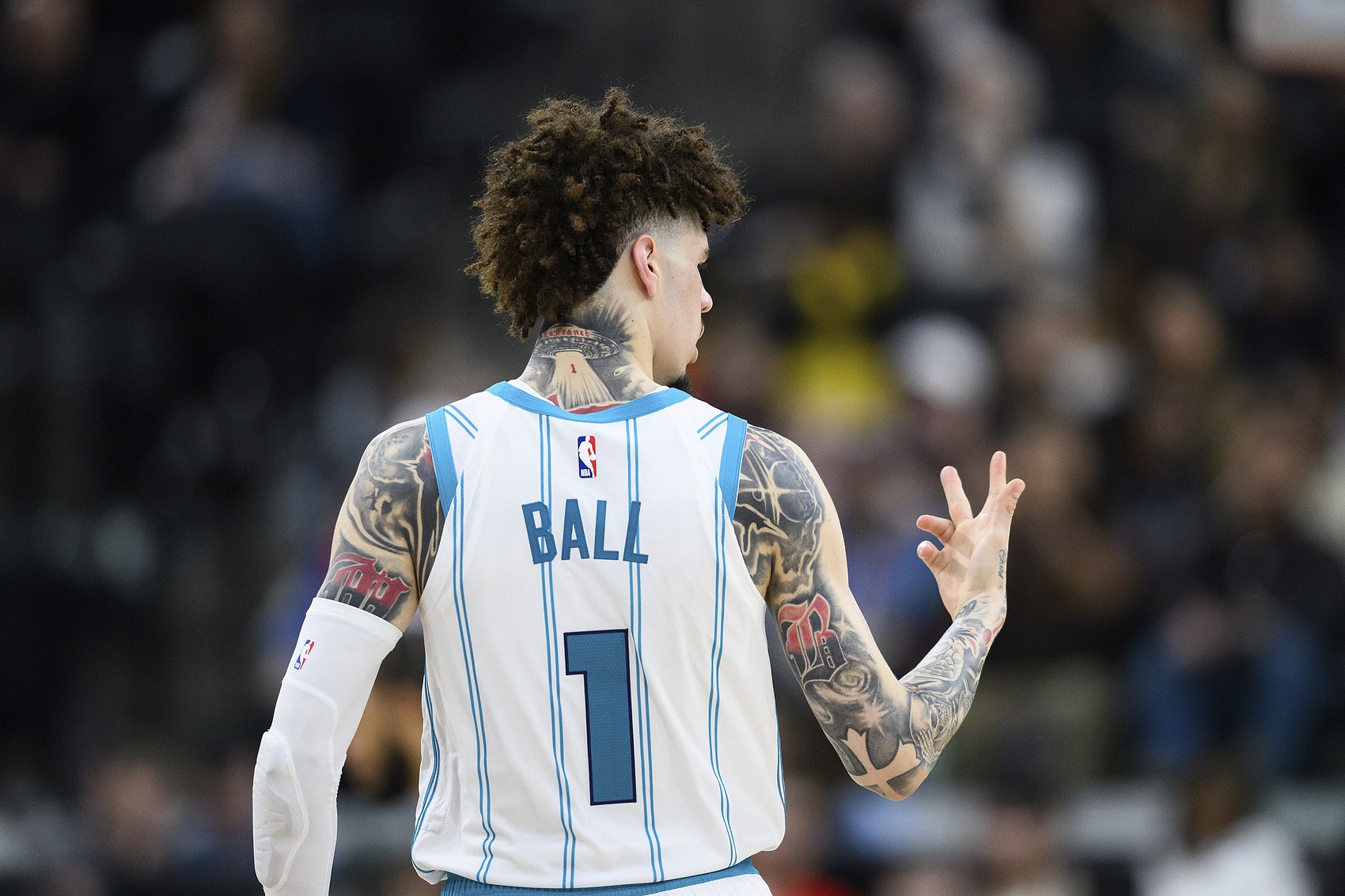 ??真摯的祝福！黃蜂官方祝拉梅洛-鮑爾24歲生日快樂！??