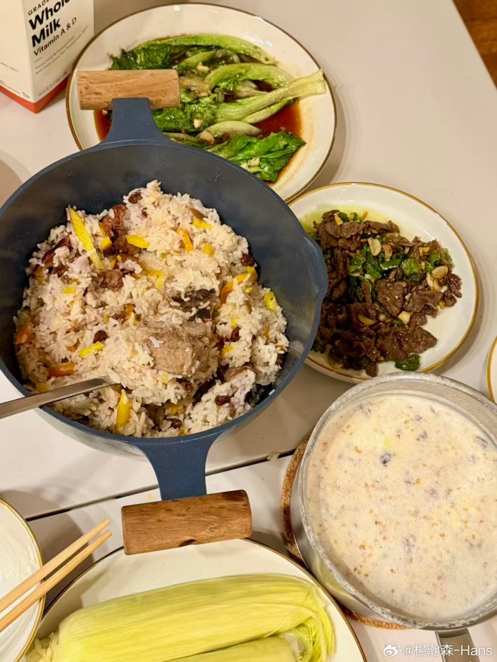自己動(dòng)手豐衣足食！楊瀚森曬中國(guó)菜配文：??家的味道