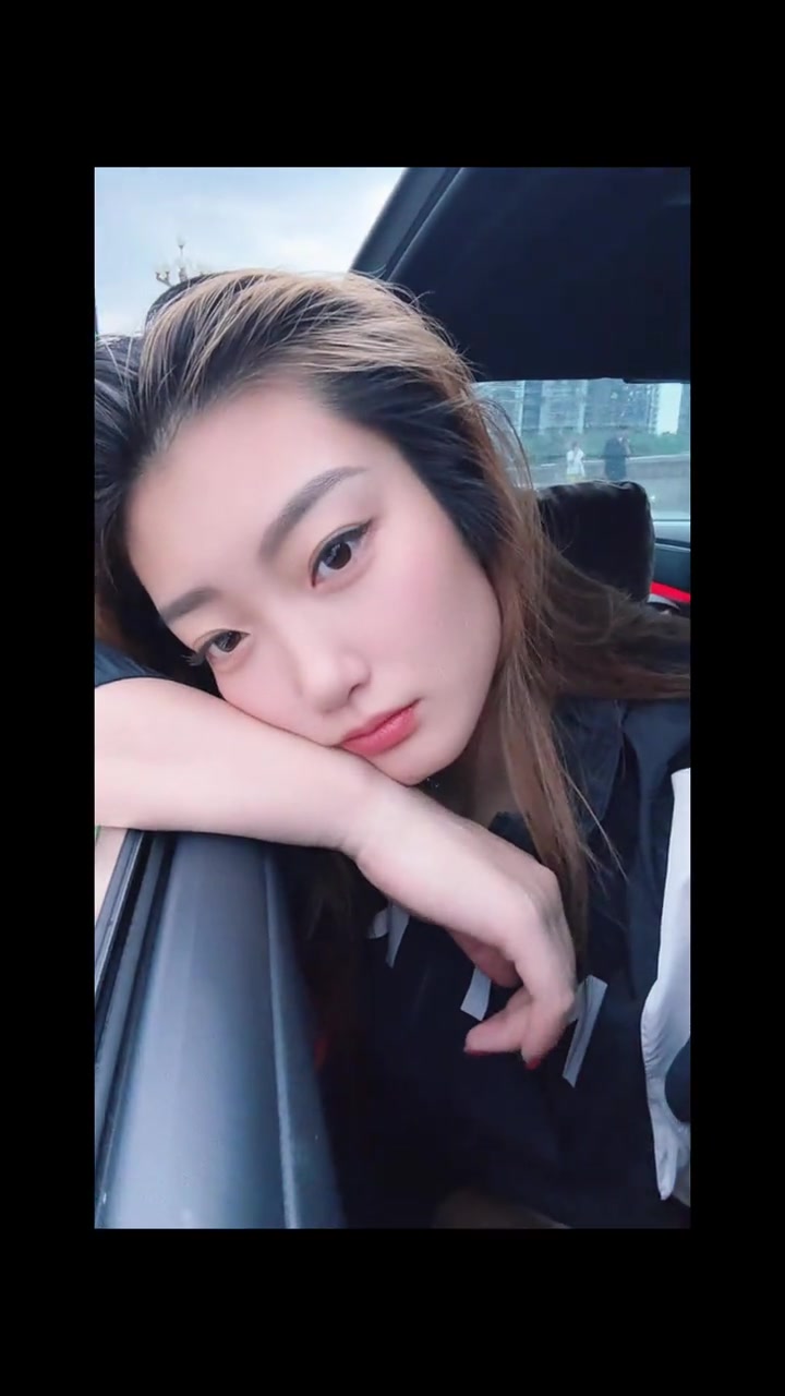 美！李夢(mèng)曬日常隨筆：快樂(lè)的答案在每一天 快樂(lè)就這么簡(jiǎn)單