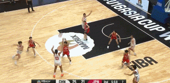 真強硬！U16湯雅童籃下低位接球 轉身硬吃打進！