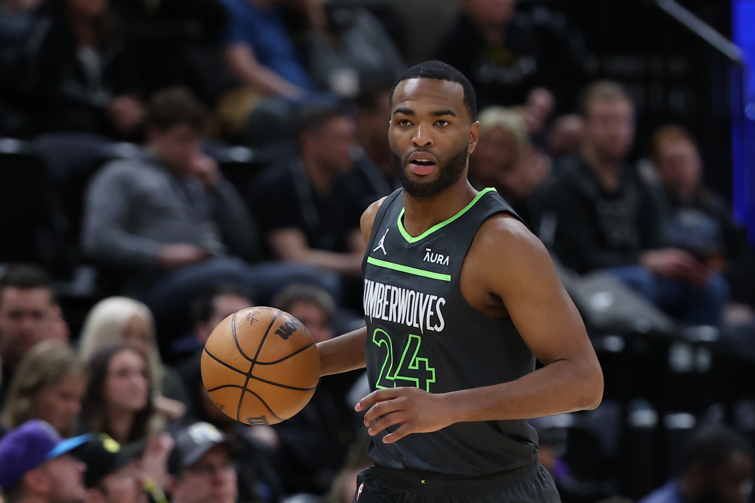 對陣76人曾單場轟53分！媒體人：TJ-沃倫將代表廣州打NBA季前賽