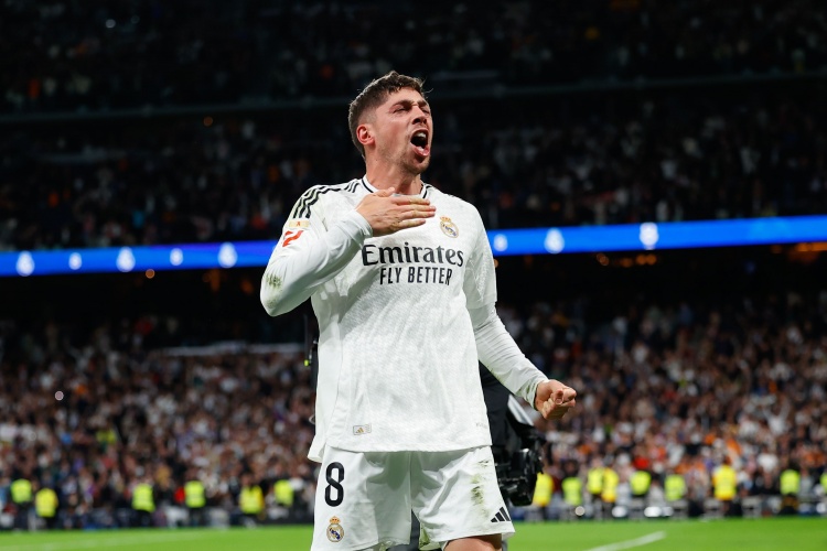 科貝記者：巴爾韋德跑動(dòng)很積極，但在皇馬中場(chǎng)幾乎毫無(wú)存在感